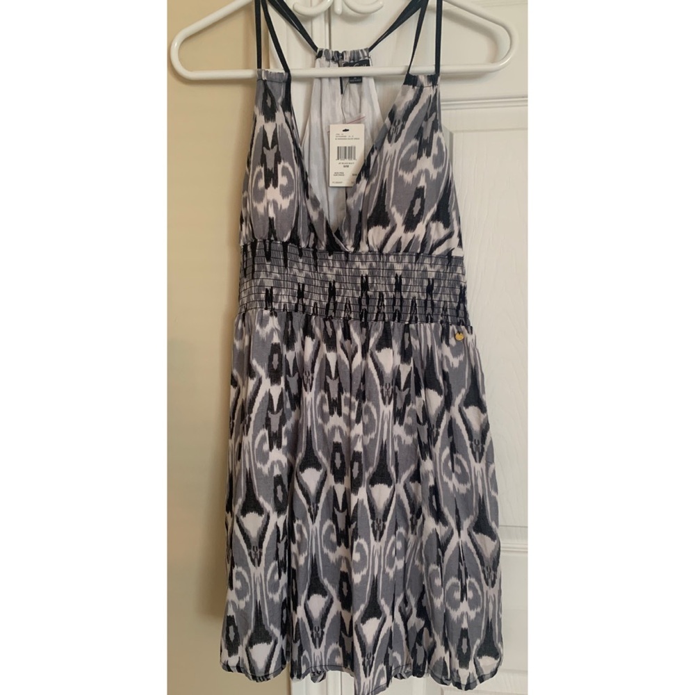 Size M- NWT- Summer halter style dress.